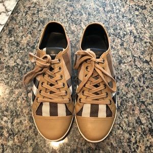 Woman’s Burberry sneakers